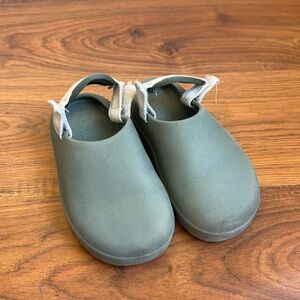 Cotton On kids 10T shoes